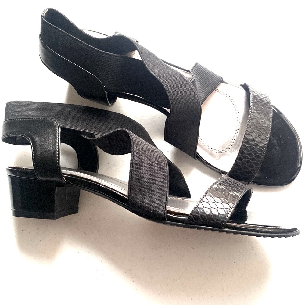 Tahari Ta-Ellis Black‎ snake embossed Strappy sandals, Size 8, New in Box